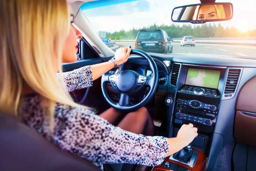 10 Things Should Be Avoid During Car Driving At Motorway In USA 2